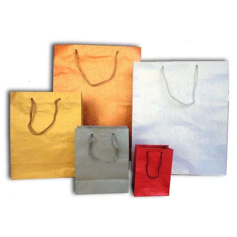 BOLSAS DE CARTÓN LISAS CON TEXTURA Y BRILLOS